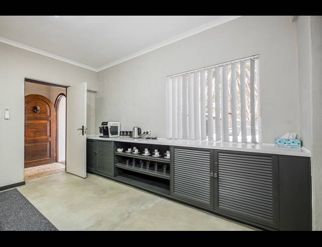 9M² CO-WORKING SPACE TO LET IN FONTAINEBLEAU